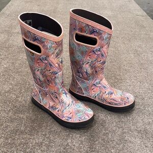 Bogs Pink and Blue Rain Boots with Floral Design size 3
